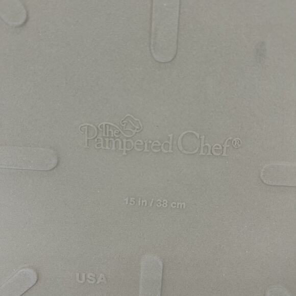 Pampered Chef 15" White Large Round Pizza Stone w/ Handles 1379 - Picture 9 of 15